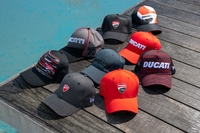 Ducati-Kappen und Hüte-Ducati